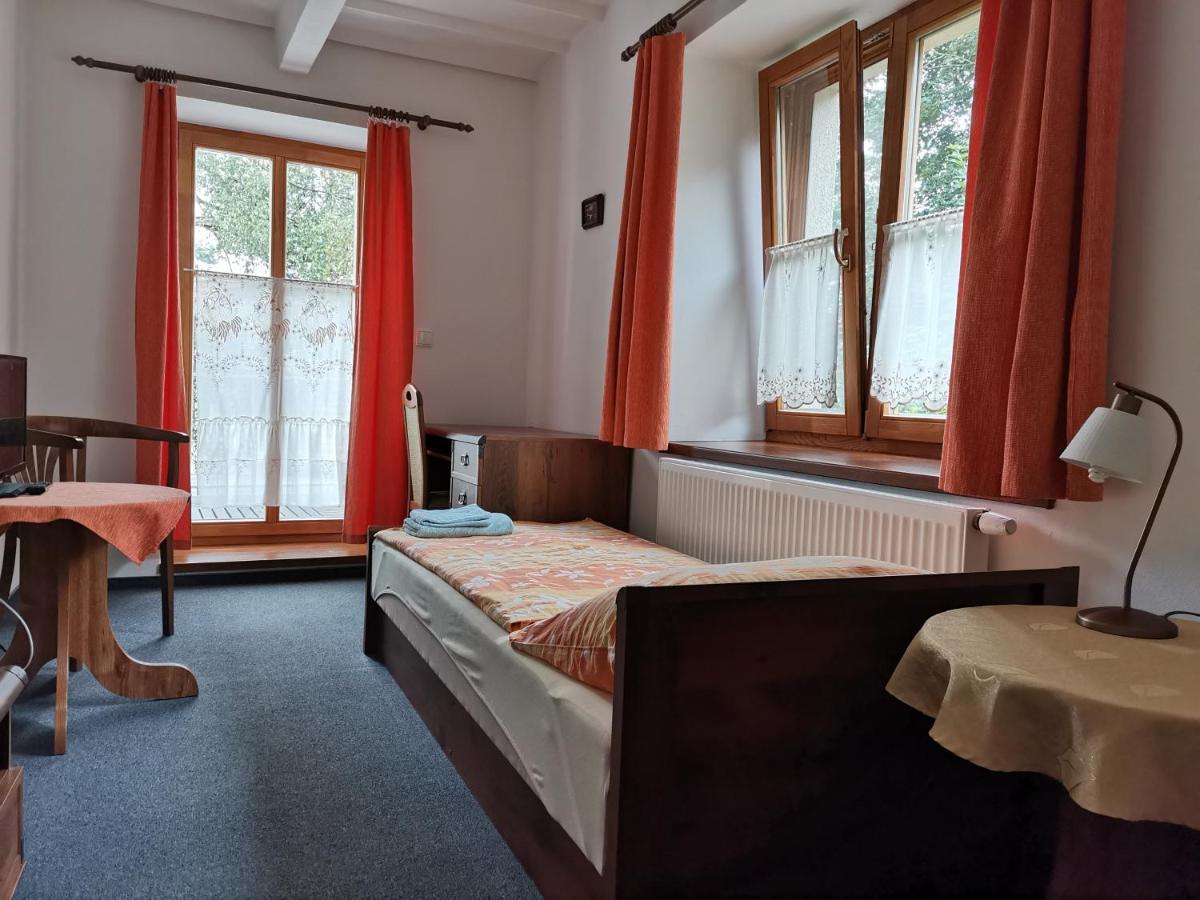Penzion Pod Zamkem Zruc nad Sazavou Exterior foto