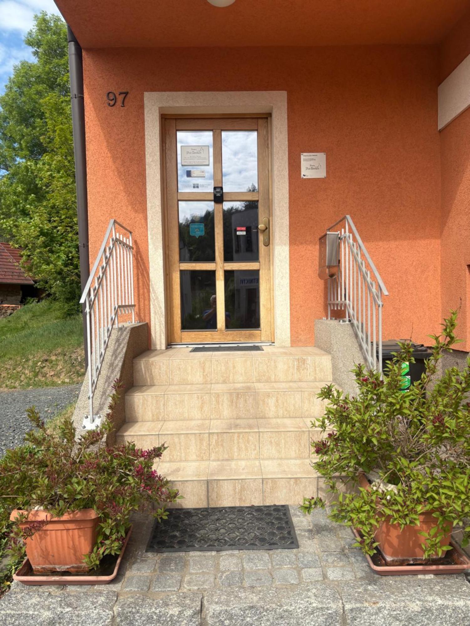 Penzion Pod Zamkem Zruc nad Sazavou Exterior foto